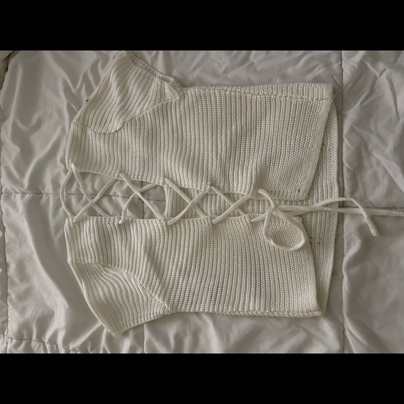Knitted crop top NWOT‼️ - Picture 2 of 4